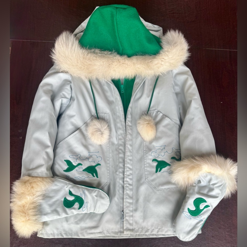 Vintage Northern Sun Inuit Wool Parka with FurTrim/Gray Shell & Mittens
